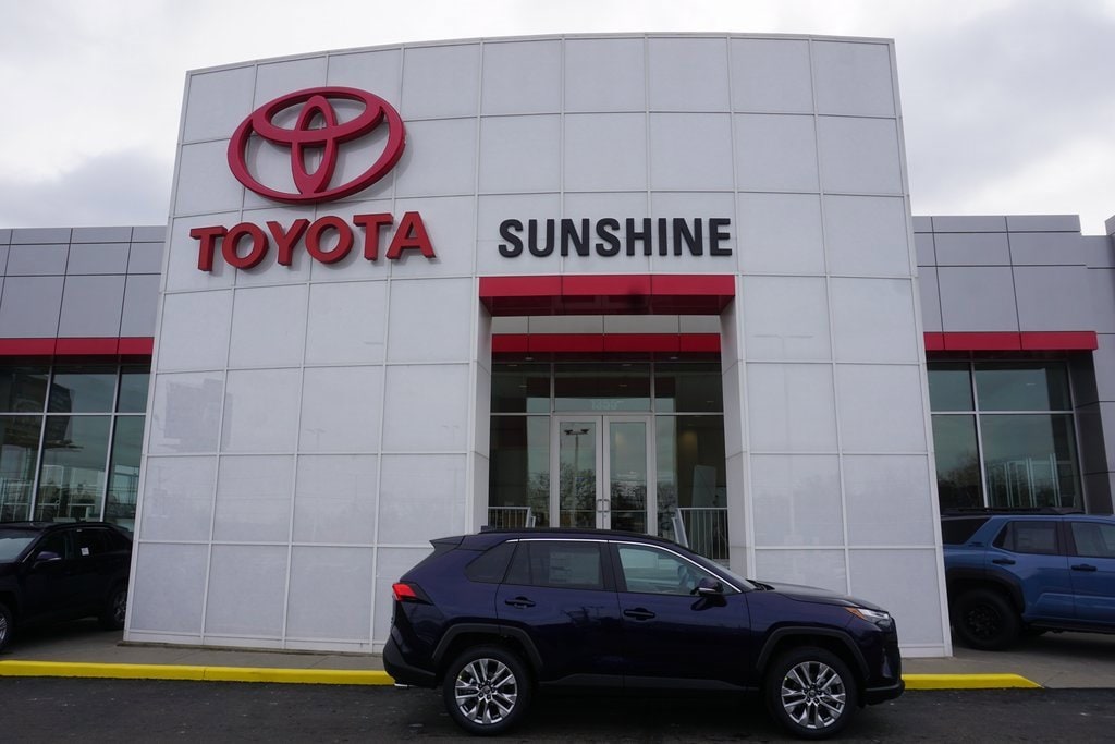 2025 Toyota RAV4 XLE Premium's photo