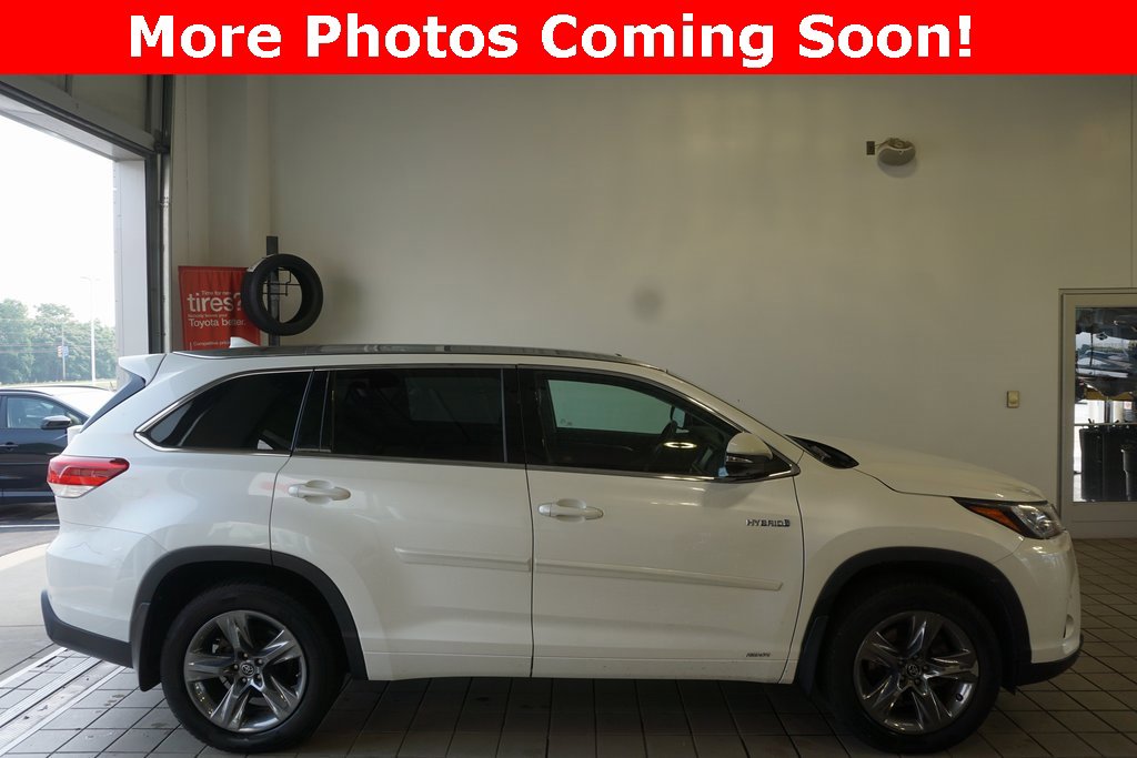 2019 Toyota Highlander Hybrid Limited Platinum photo 2