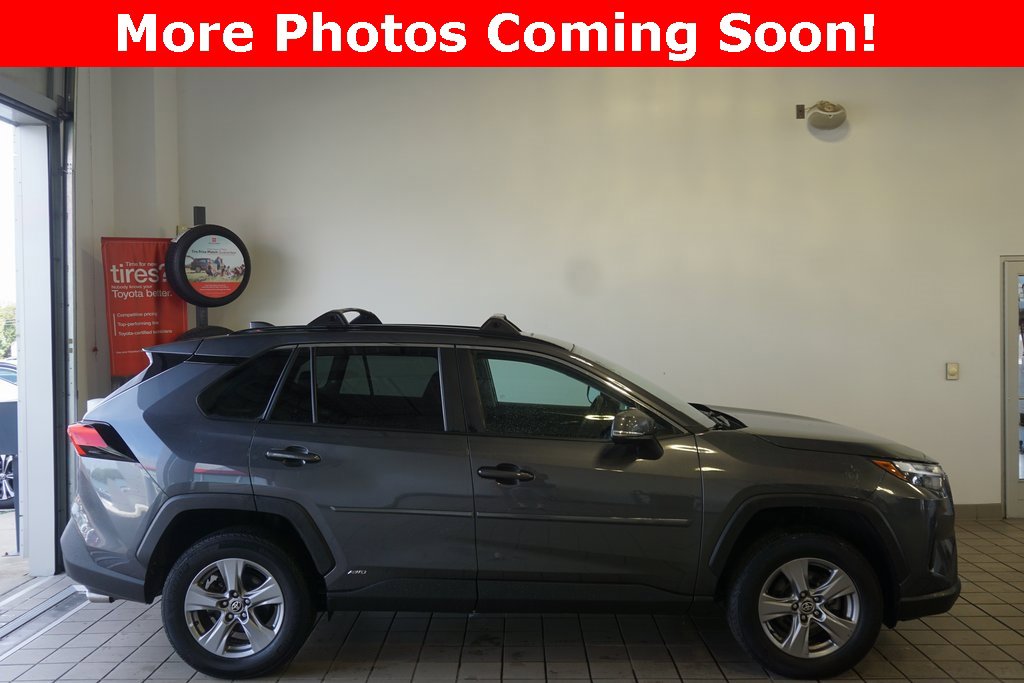 2023 Toyota RAV4 Hybrid XLE photo 2