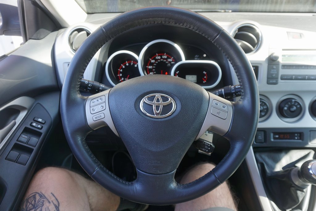 2009 Toyota Corolla Matrix L 4WD photo 3