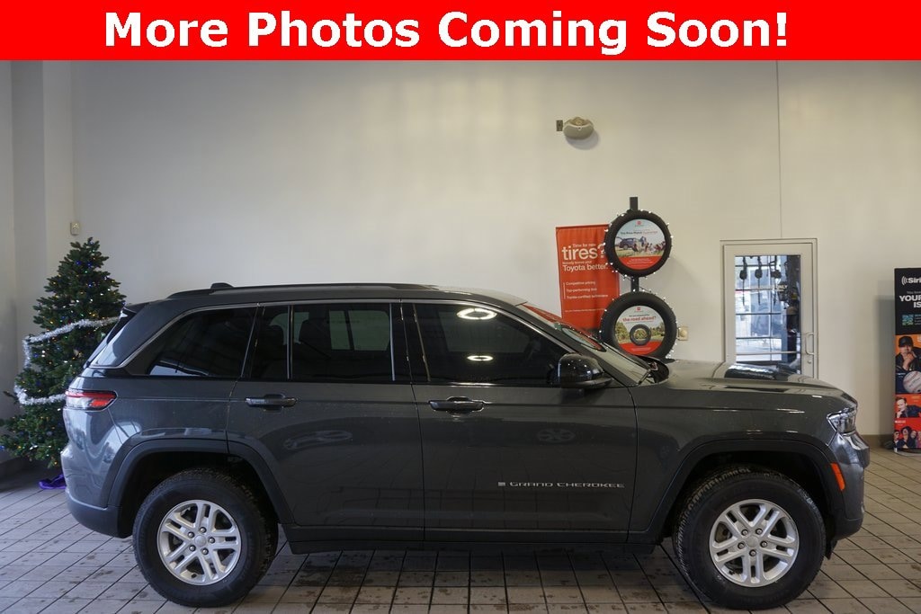 Used 2022 Jeep Grand Cherokee Laredo SUV