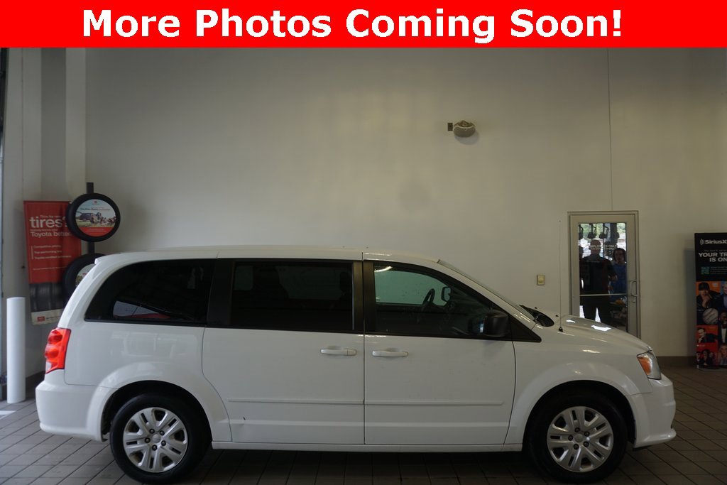 Used 2017 Dodge Grand Caravan SE with VIN 2C4RDGBG8HR702096 for sale in Springfield, MI