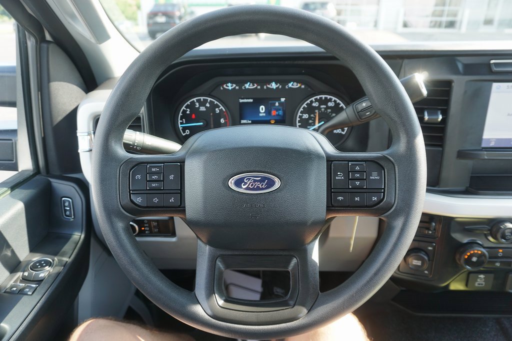 2023 Ford F-250 XL photo 2