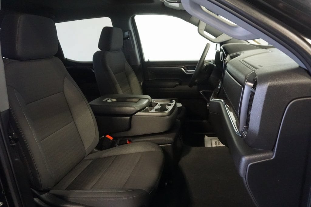 2025 Chevrolet Silverado 1500 LT - Photo 25