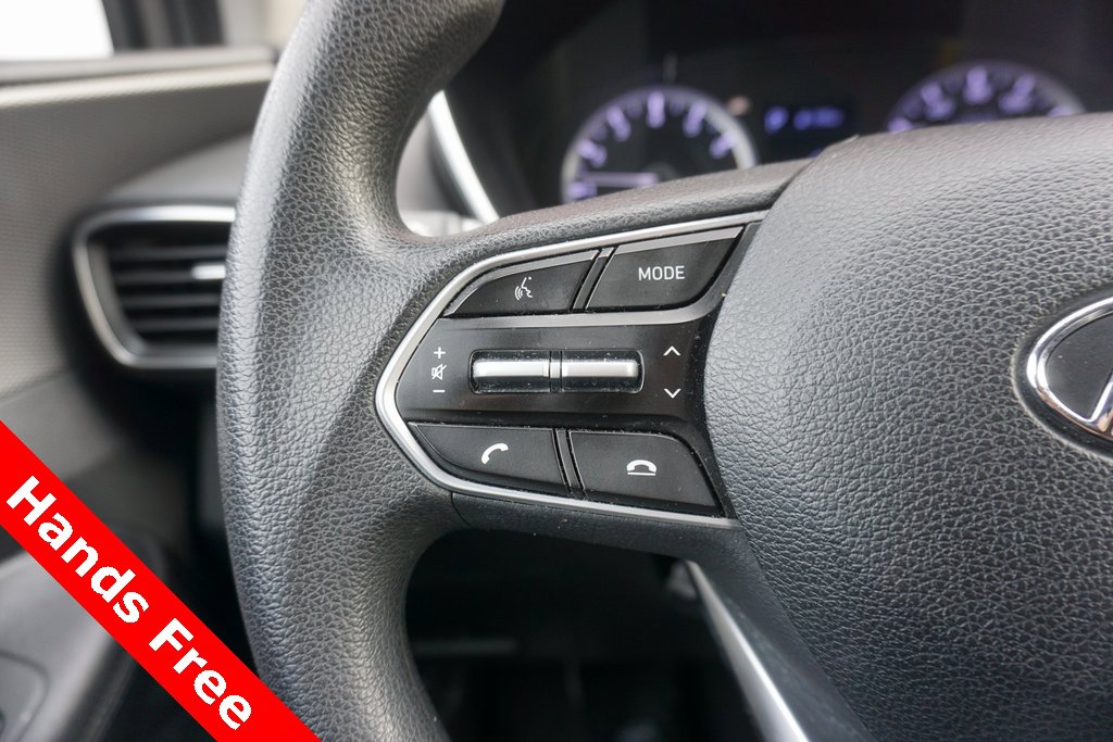 2019 Hyundai Santa Fe SE photo 3