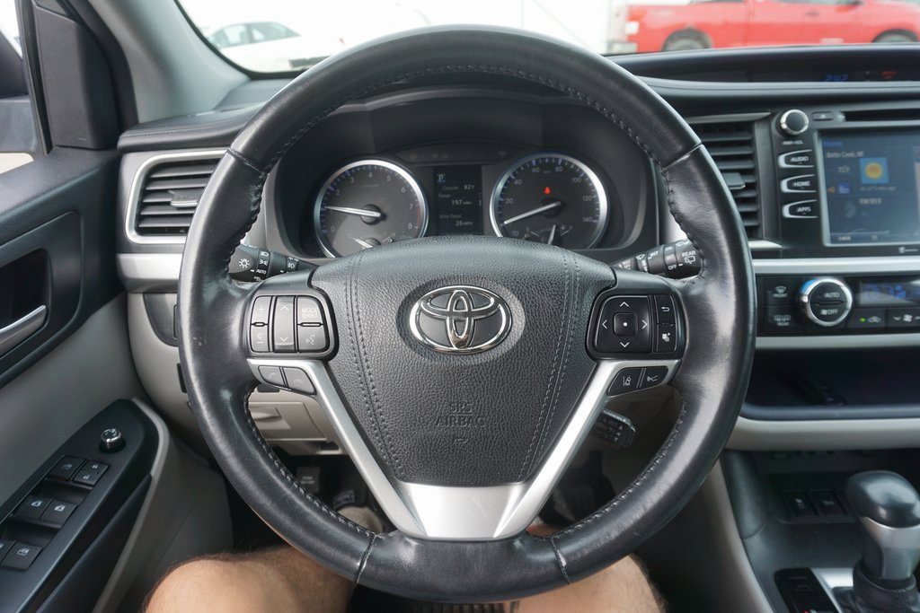 2019 Toyota Highlander XLE photo 3