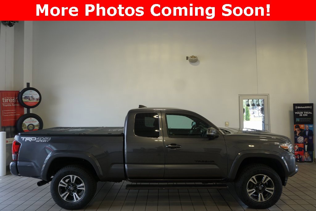 2019 Toyota Tacoma TRD Sport V6 photo 2
