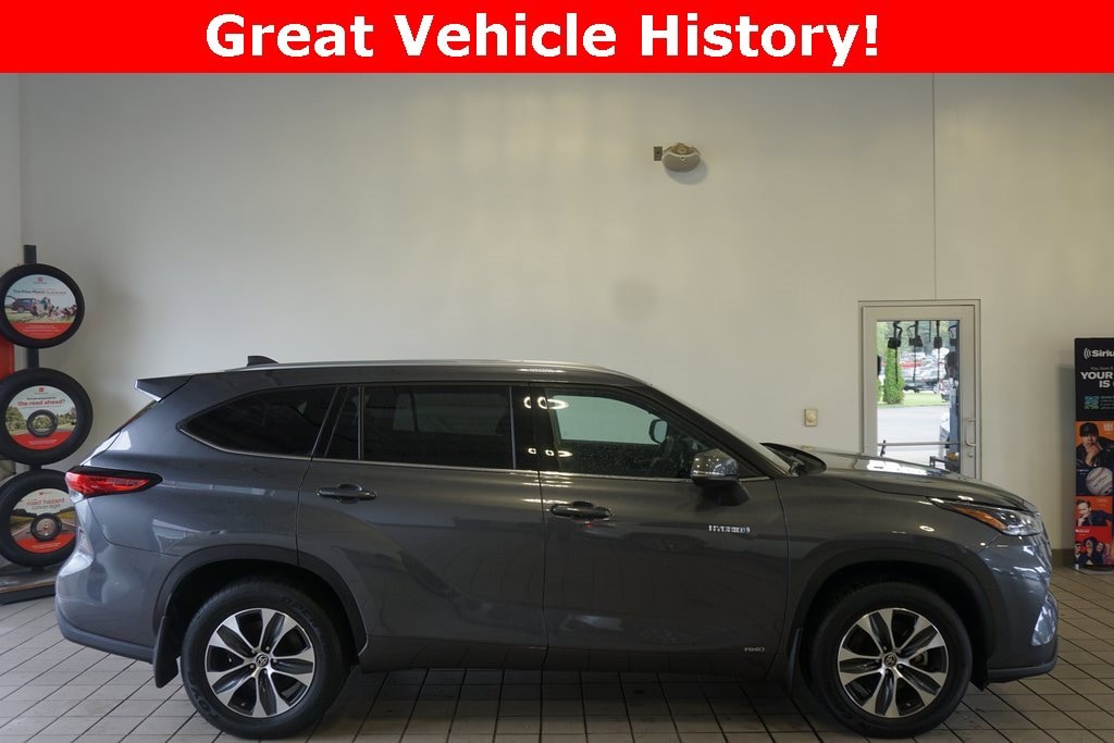 Used 2021 Toyota Highlander Hybrid XLE SUV