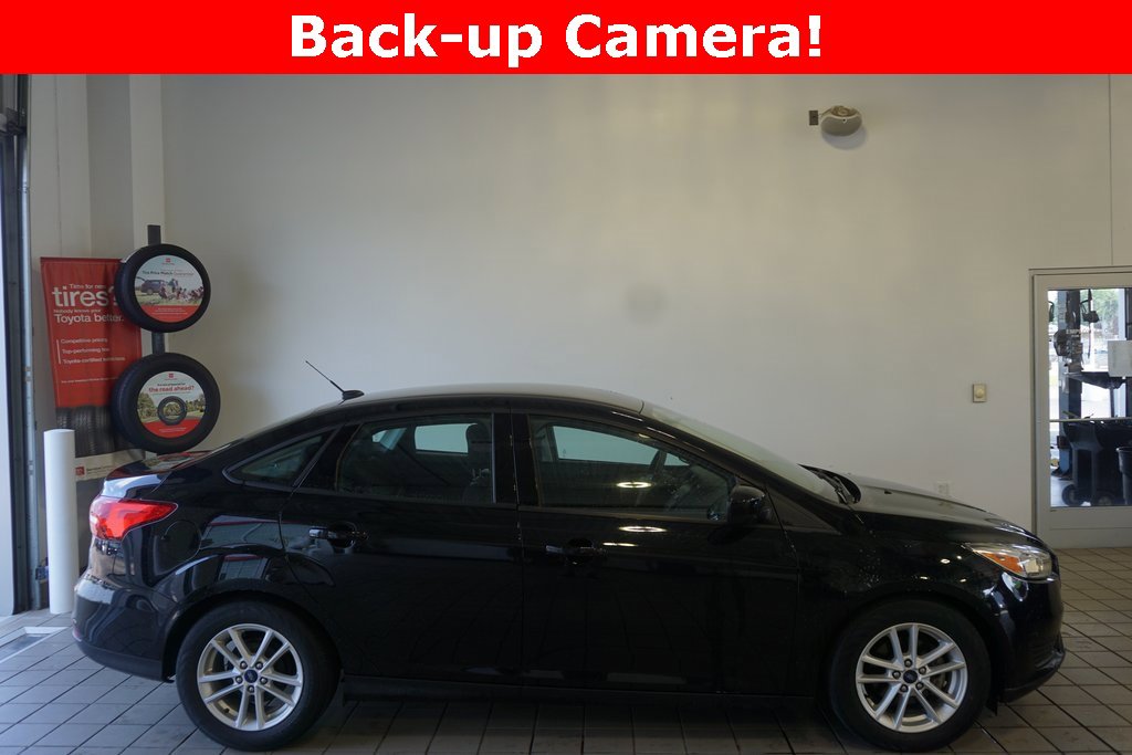 Used 2018 Ford Focus SE with VIN 1FADP3F25JL328561 for sale in Springfield, MI