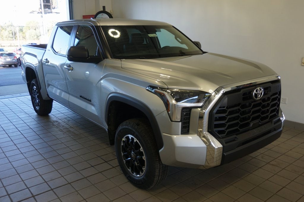 New 2026 Toyota Tundra SR5 SR5 CREWMAX 5.5