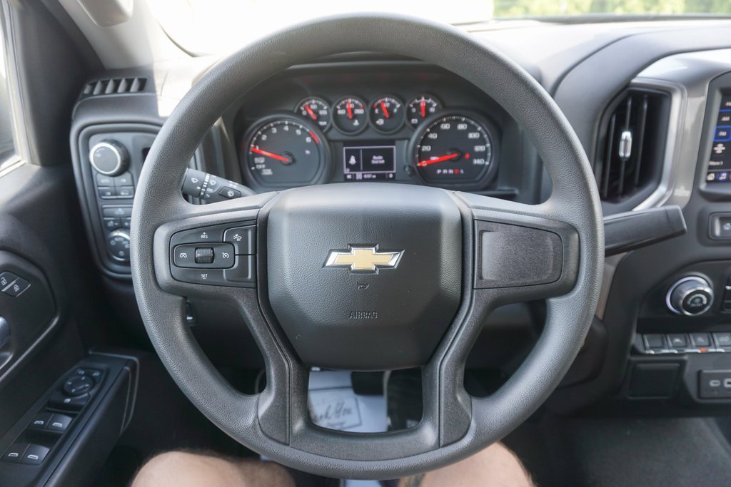 2024 Chevrolet Silverado 1500 Custom photo 2