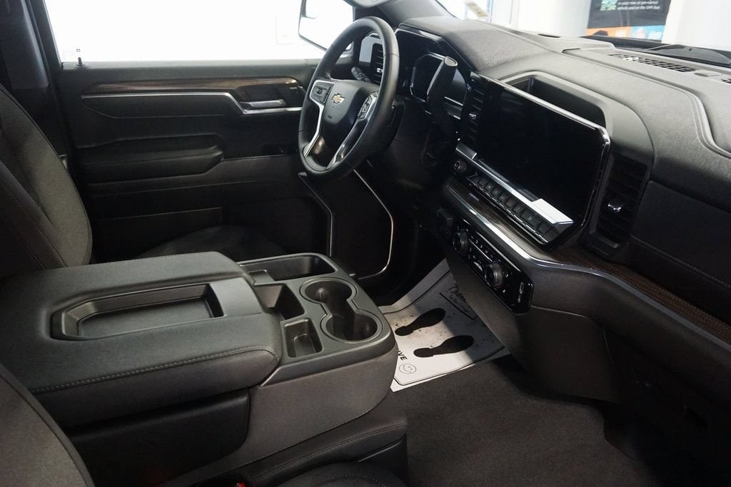 2025 Chevrolet Silverado 1500 LT - Photo 27