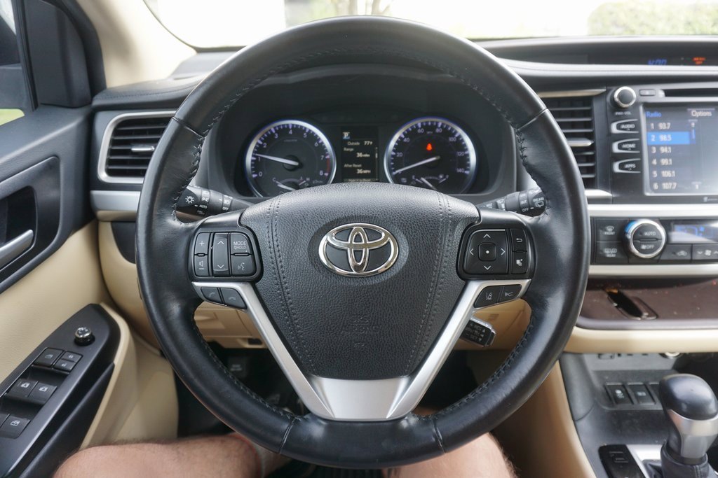 2019 Toyota Highlander XLE photo 3
