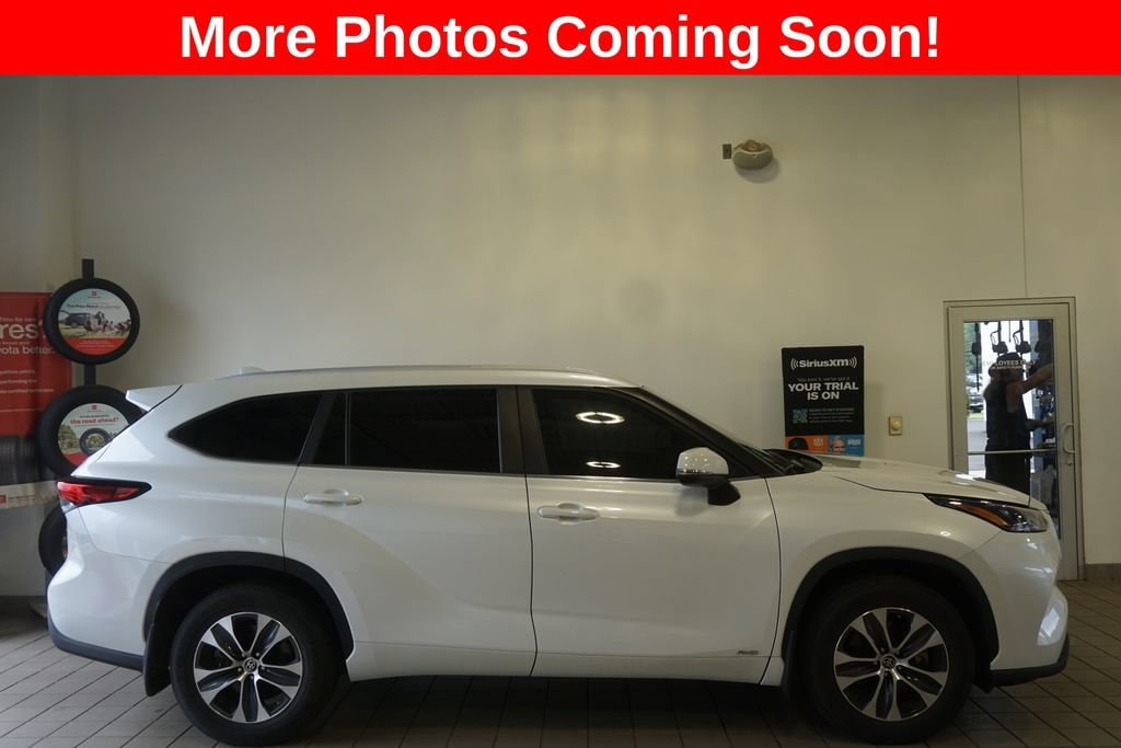Used 2023 Toyota Highlander Hybrid XLE SUV