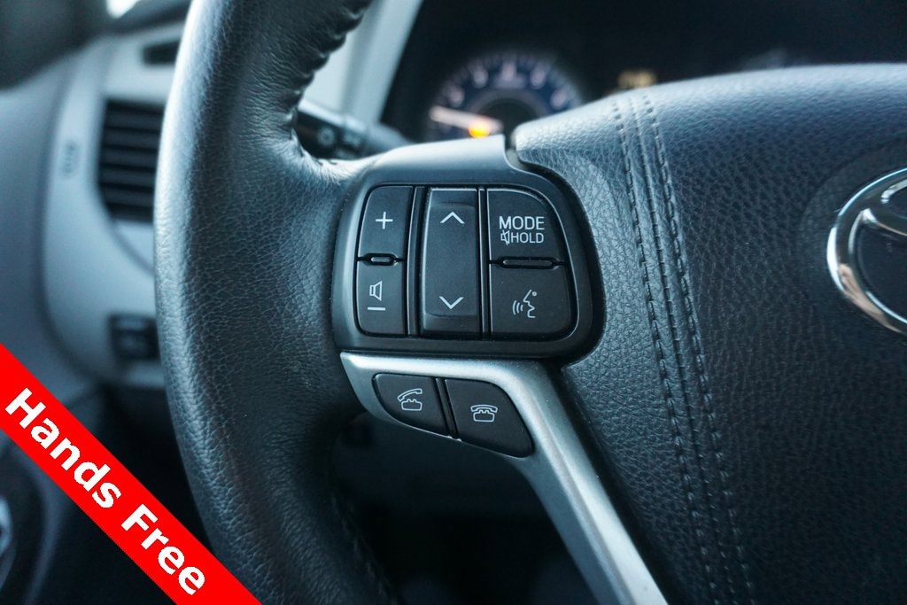 Used 2017 Toyota Sienna XLE 8 Passenger Van Passenger Van