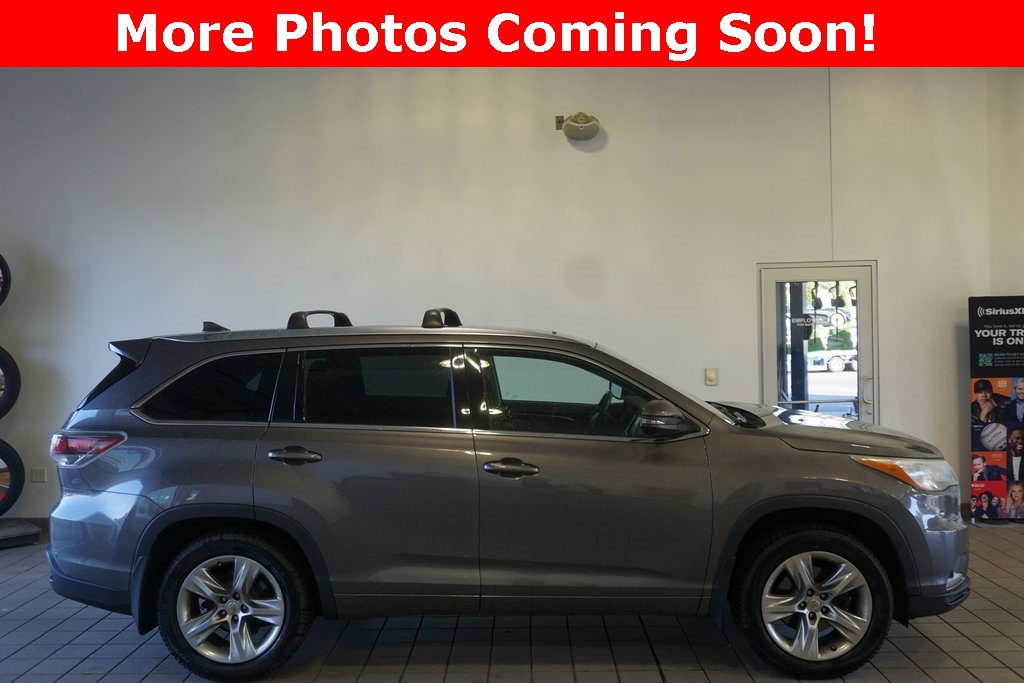 2015 Toyota Highlander Limited Platinum photo 2