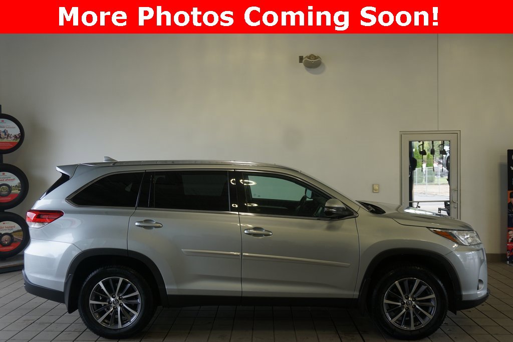 2019 Toyota Highlander XLE photo 2