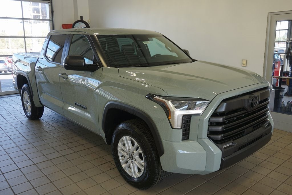 New 2026 Toyota Tundra SR5 SR5 CREWMAX 5.5