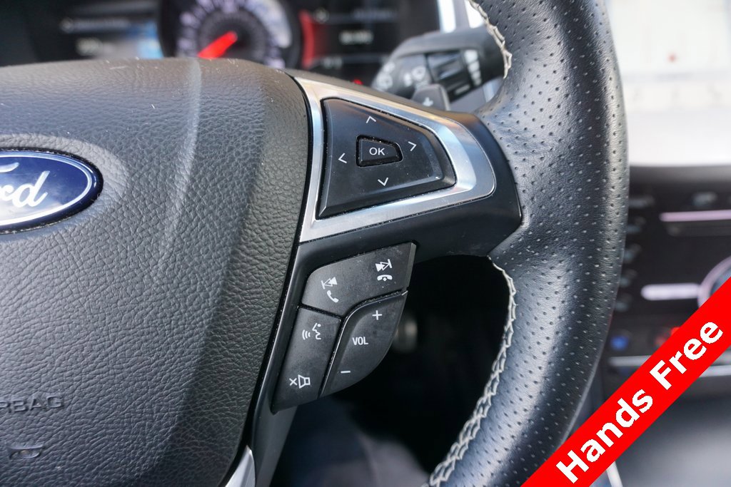 2019 Ford Edge ST photo 4