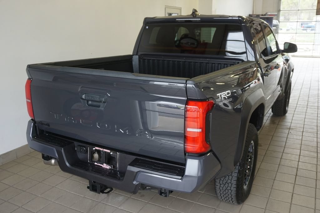 2025 Toyota Tacoma TRD Off Road - Photo 13
