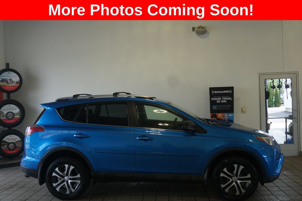 Used 2016 Toyota RAV4 LE with VIN JTMBFREV3GJ095853 for sale in Springfield, MI