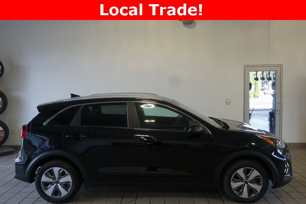 2022 Kia Niro LX photo 2