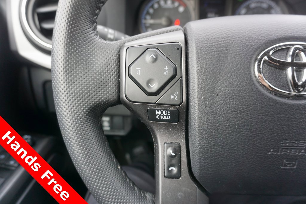 2023 Toyota Tacoma TRD V6 photo 3