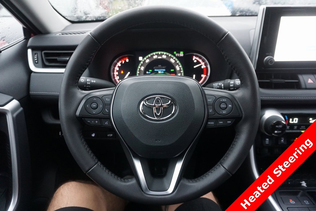 2024 Toyota RAV4 XLE photo 3