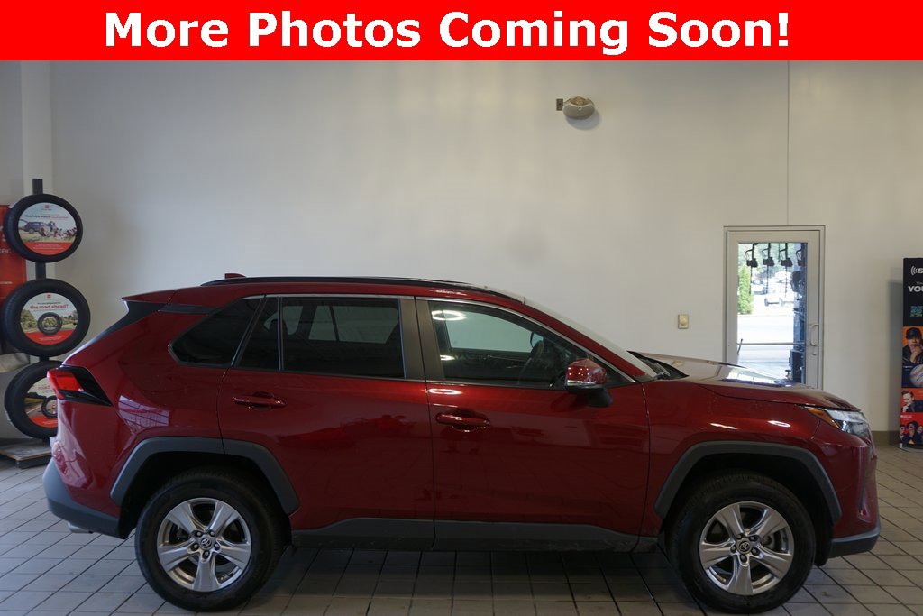 Used 2022 Toyota RAV4 XLE with VIN 2T3P1RFV6NW301961 for sale in Kansas City