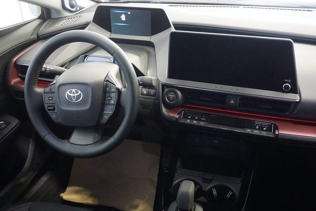2026 Toyota Prius Plug-in Hybrid XSE Premium - Photo 31