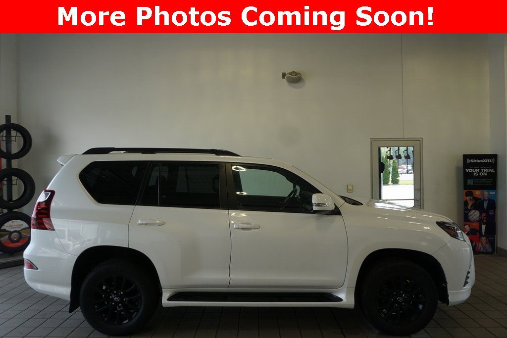2022 Lexus GX 460 photo 2