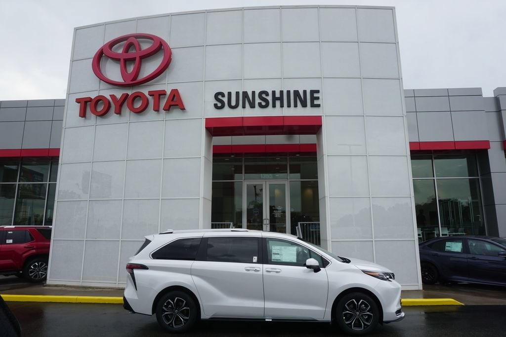 New 2026 Toyota Sienna Platinum 7 PASSENGER