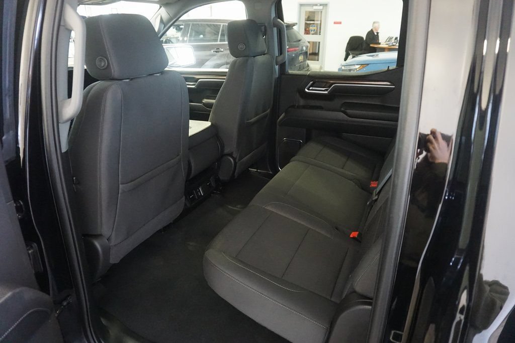 2025 Chevrolet Silverado 1500 LT - Photo 22