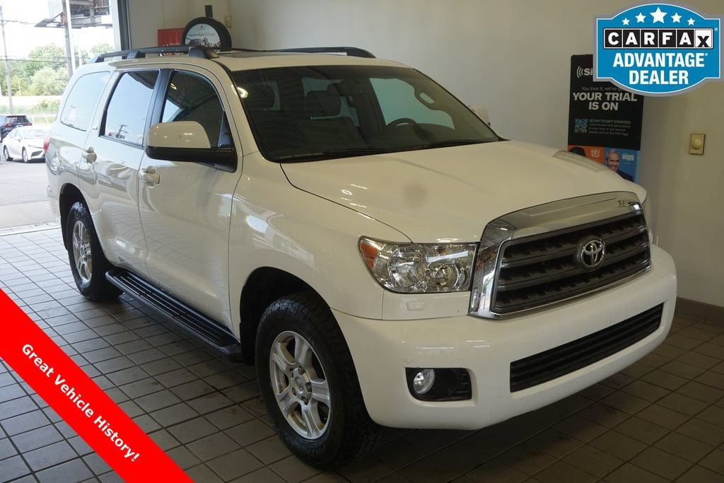 2017 Toyota Sequoia 5.7 Auto 4WD FFV SR5's photo