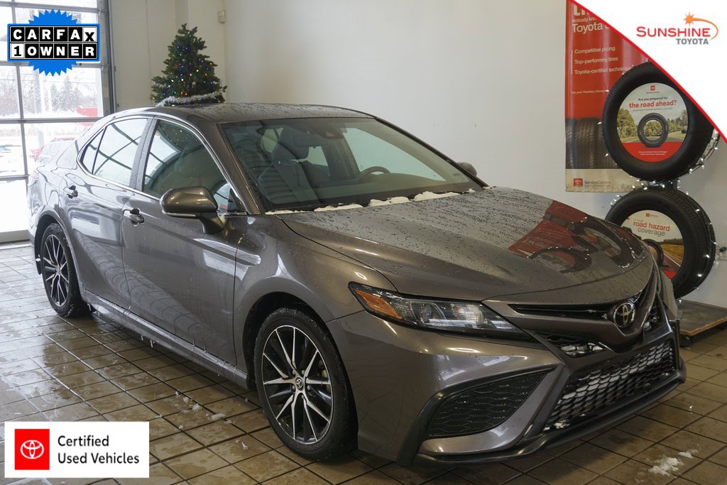 2023 Toyota Camry SE's photo