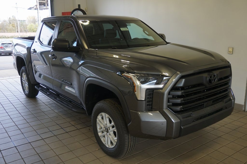 New 2026 Toyota Tundra SR5 SR5 CREWMAX 5.5