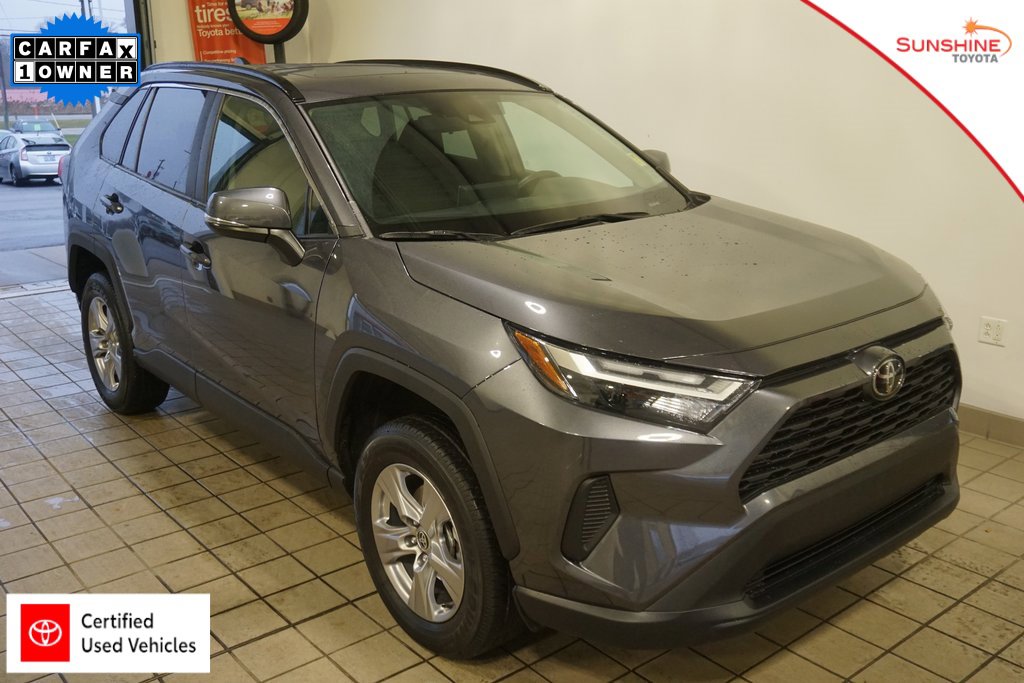 2023 Toyota RAV4 XLE's photo