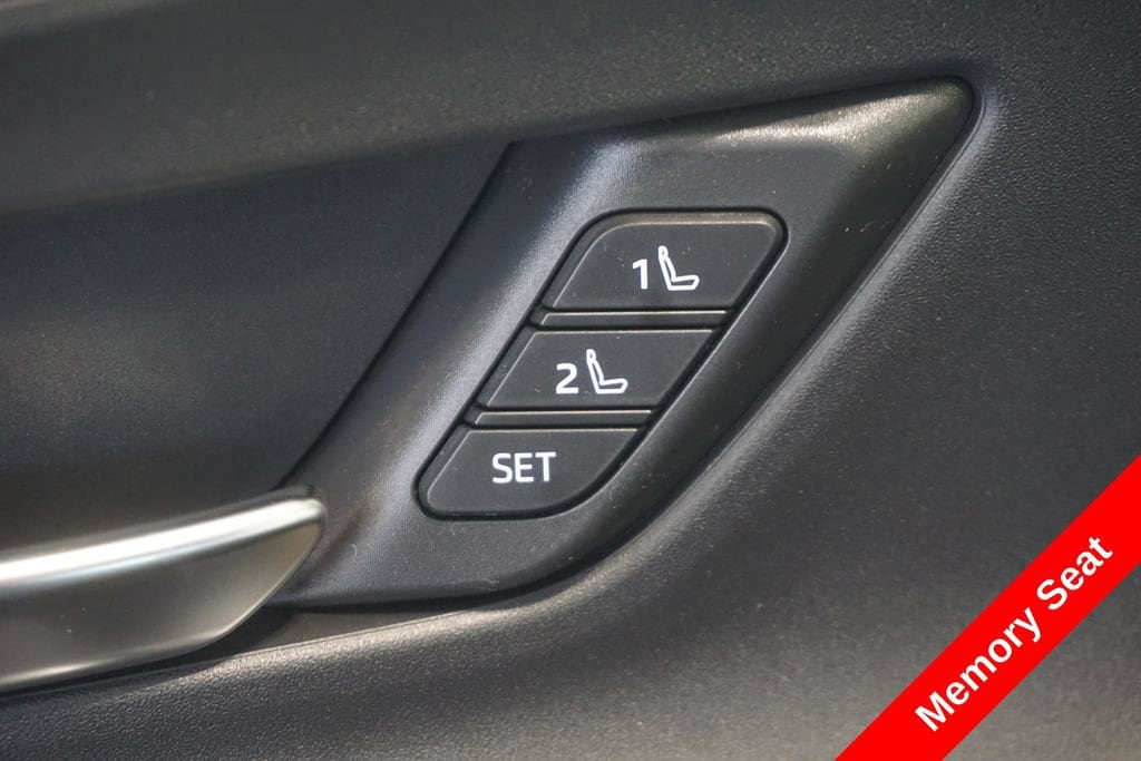 2026 Toyota Prius Plug-in Hybrid XSE Premium - Photo 7