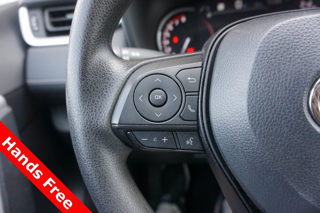 2024 Toyota RAV4 LE photo 3