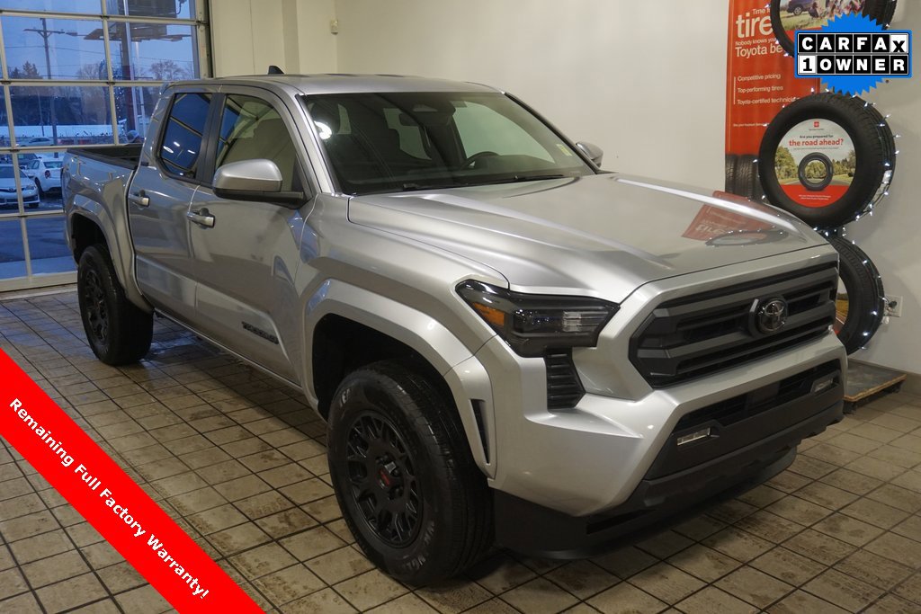 2025 Toyota Tacoma SR5's photo