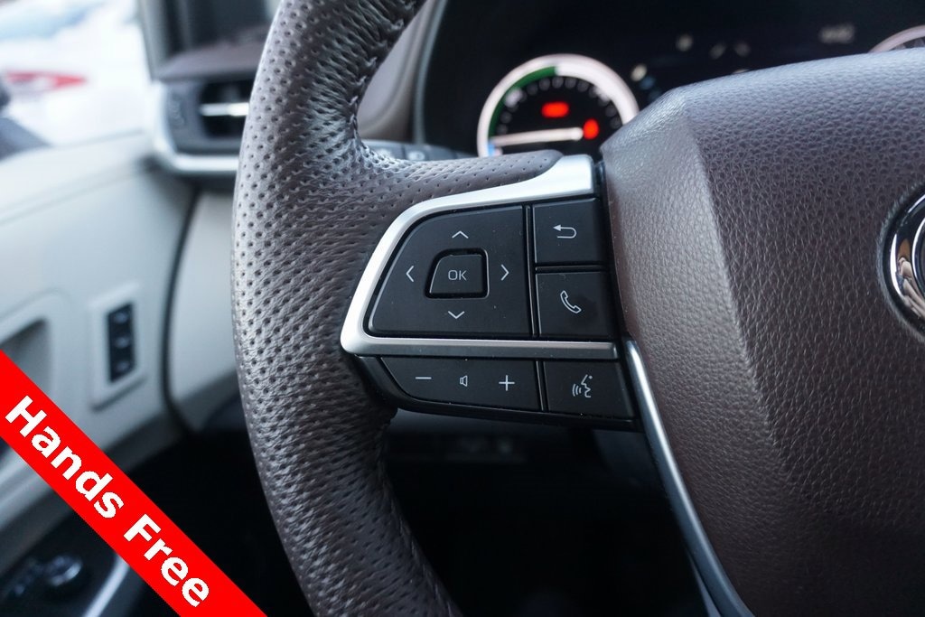 Used 2024 Toyota Sienna Platinum 7 Passenger Van Passenger Van