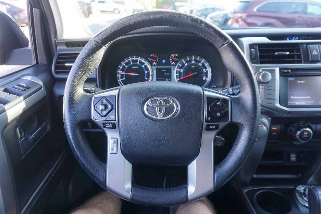 2016 Toyota 4Runner SR5 photo 2