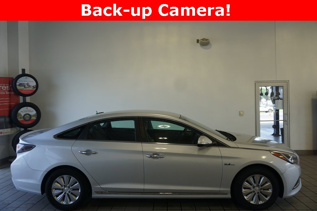 Used 2016 Hyundai Sonata Hybrid Base with VIN KMHE24L19GA039407 for sale in Springfield, MI