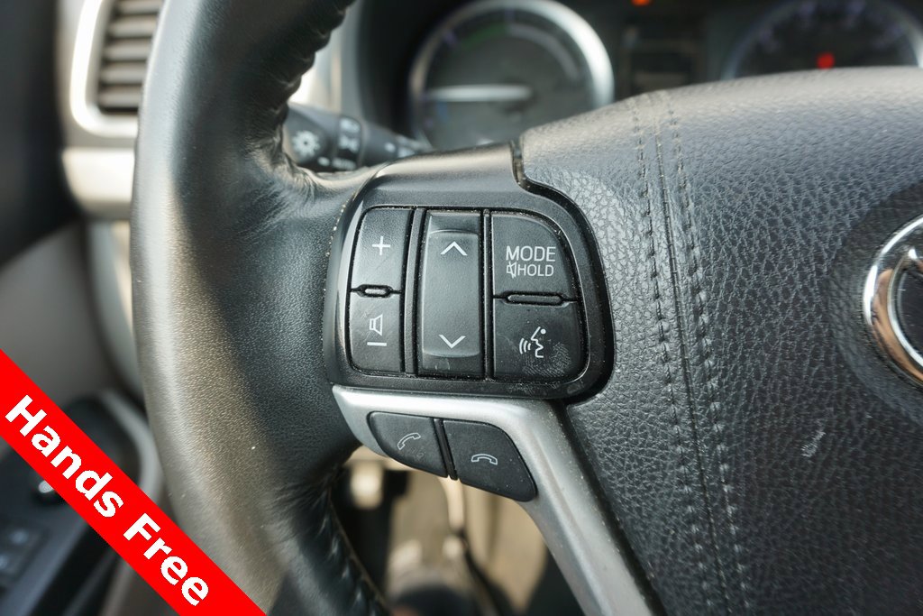 2019 Toyota Highlander Hybrid Limited Platinum photo 4