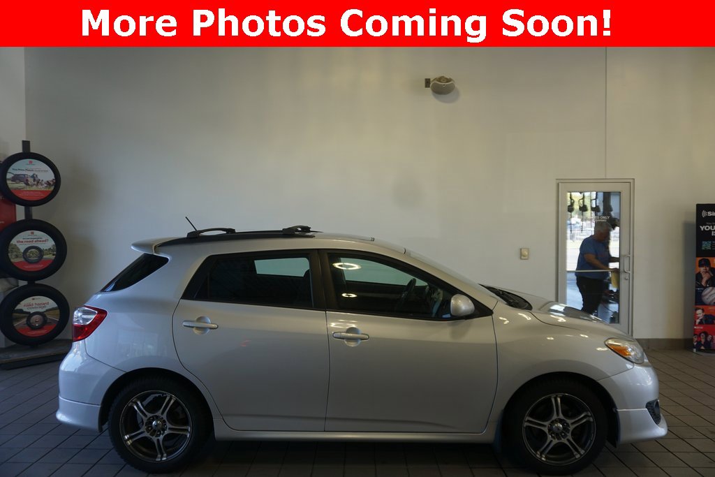 2009 Toyota Corolla Matrix L 4WD photo 2