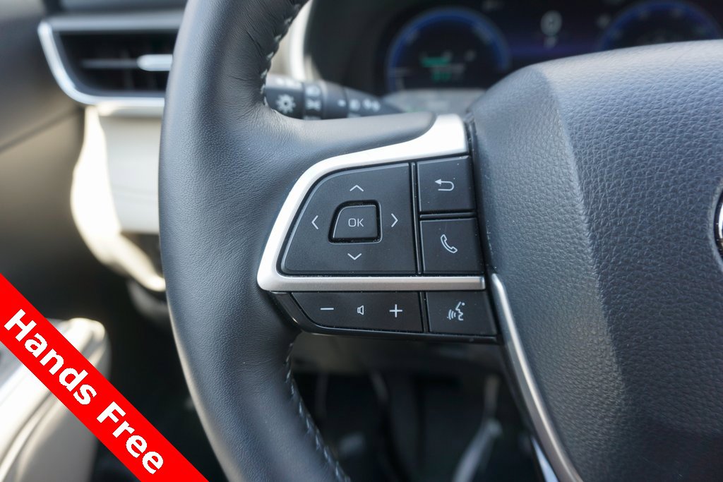 2024 Toyota Highlander Hybrid Limited photo 4