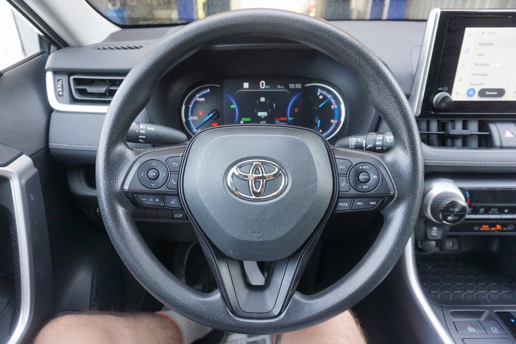 2023 Toyota RAV4 Hybrid XLE photo 3