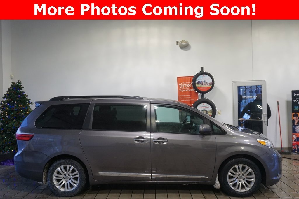Used 2017 Toyota Sienna XLE 8 Passenger Van Passenger Van