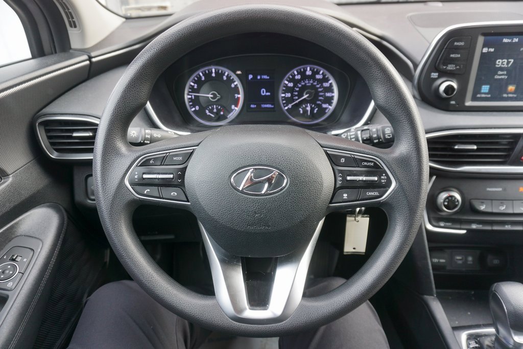 2019 Hyundai Santa Fe SE photo 2