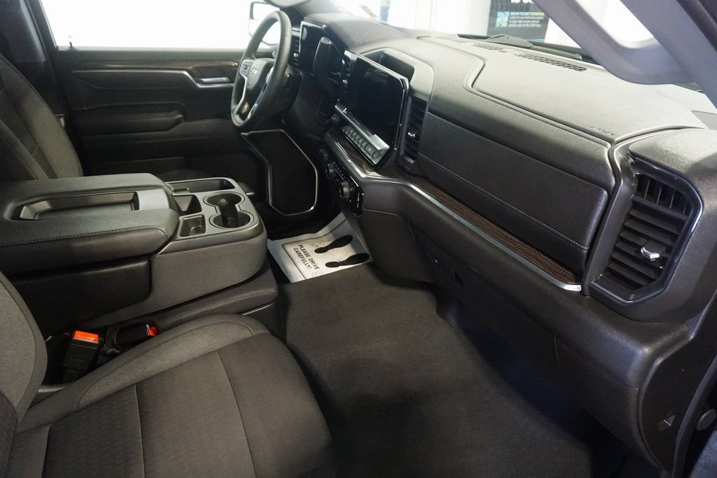 2025 Chevrolet Silverado 1500 LT - Photo 26